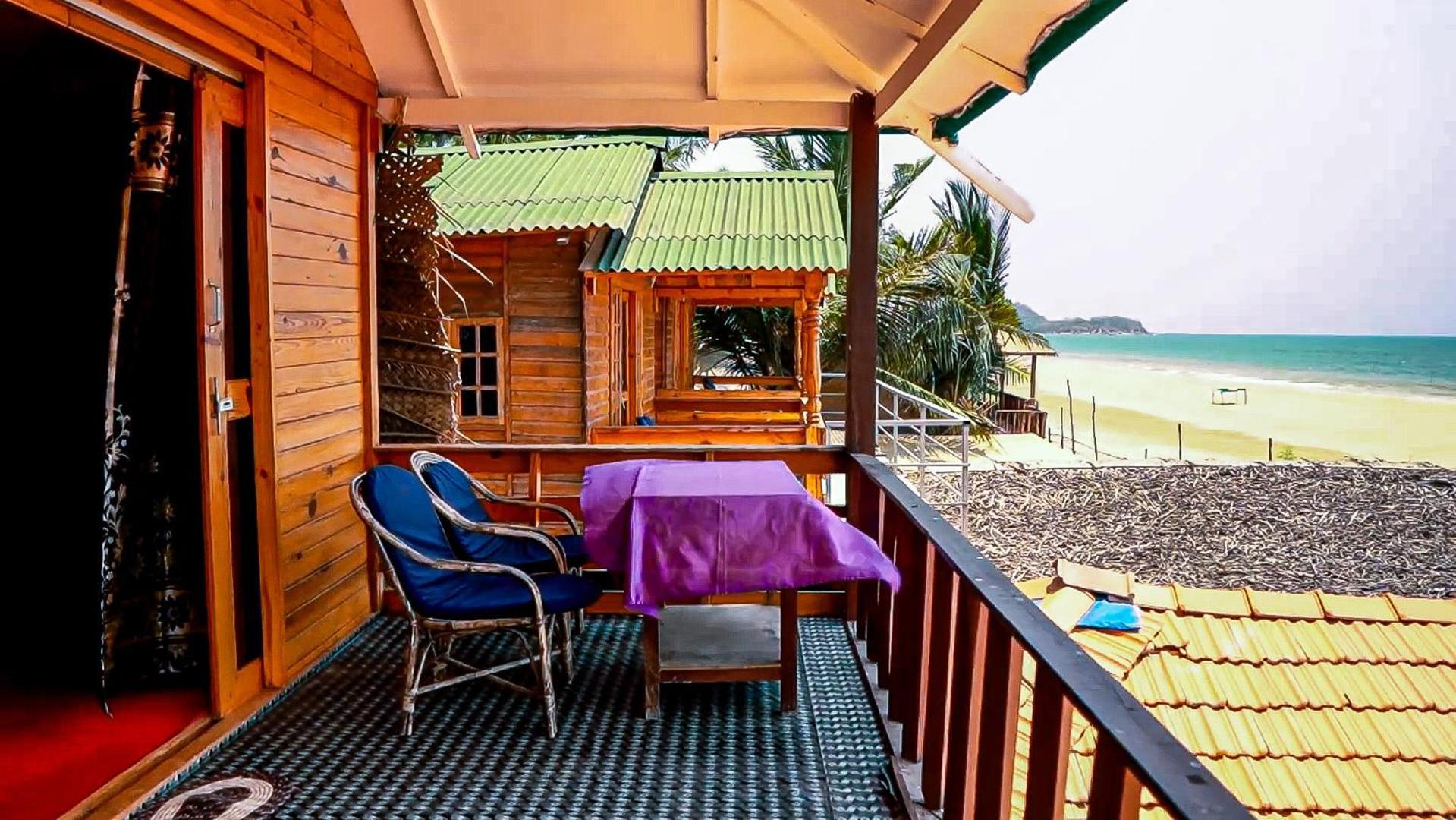 Отель Om Sai Beach Huts Агонда Экстерьер фото